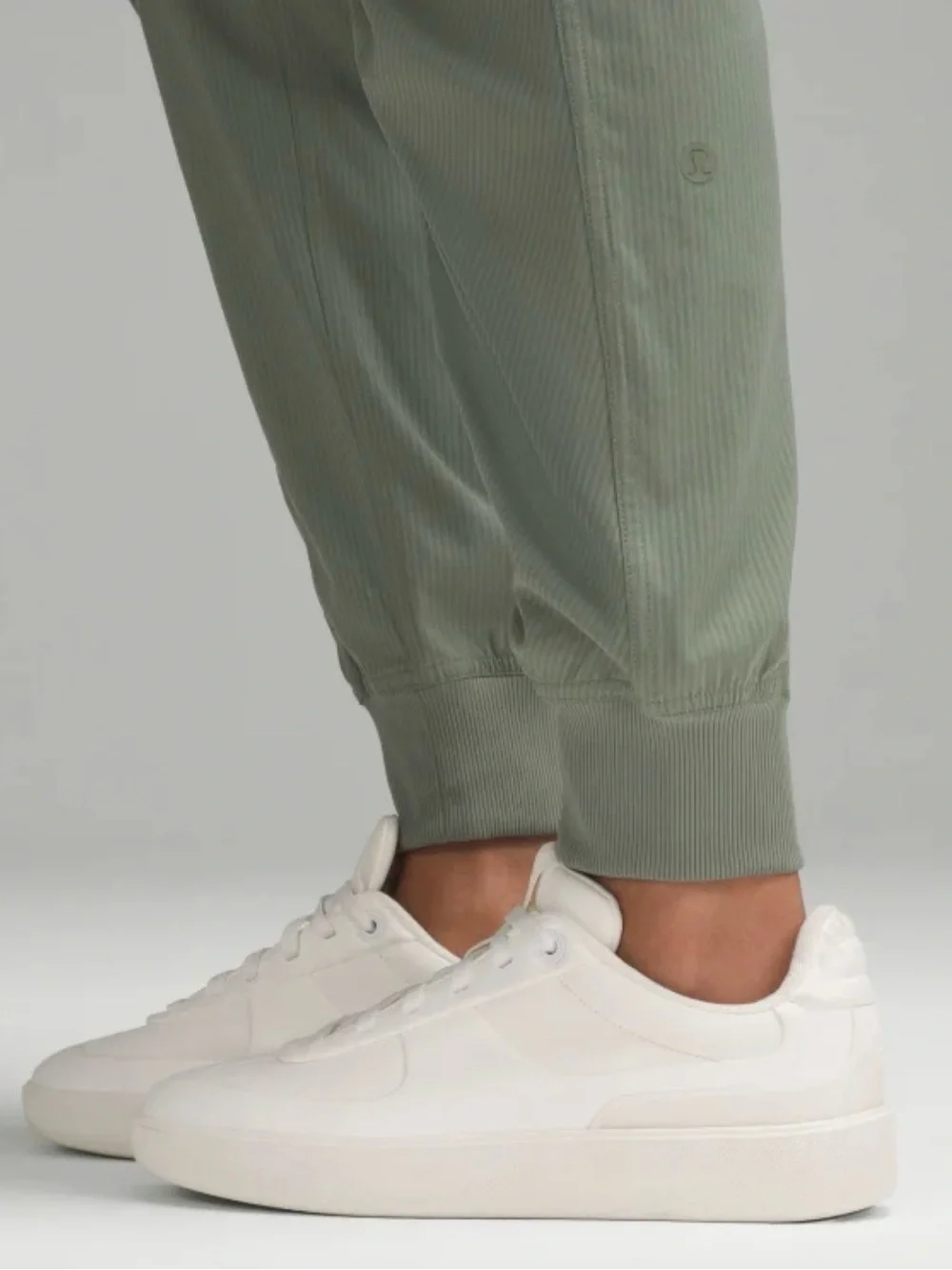 Lululemon Dance Studio Joggers- MINT 💚 NWOT - Medium